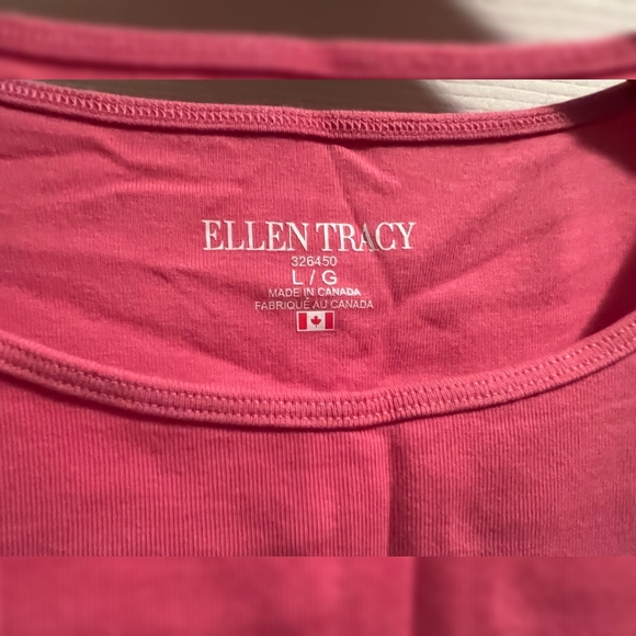 T-Shirt - Picture 2 of 3